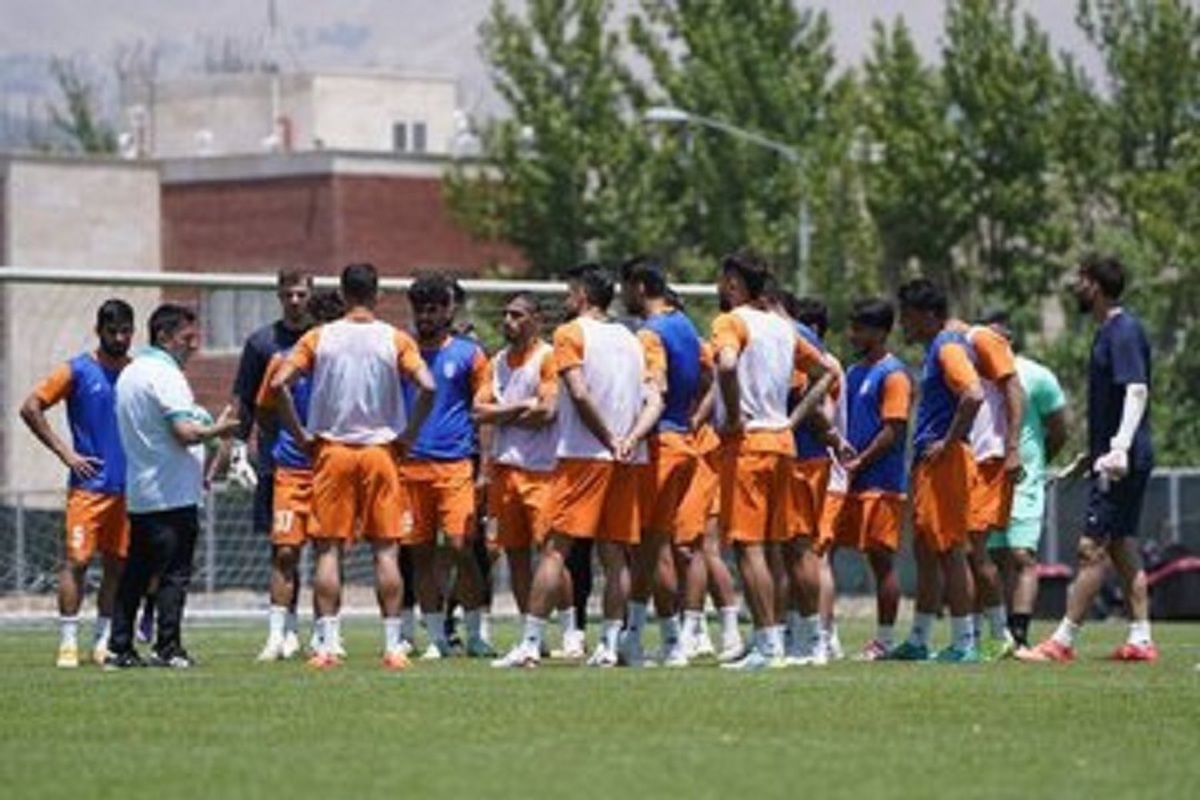 حضور ستاره‌های سینما در تمرین تیم ملی + عکس