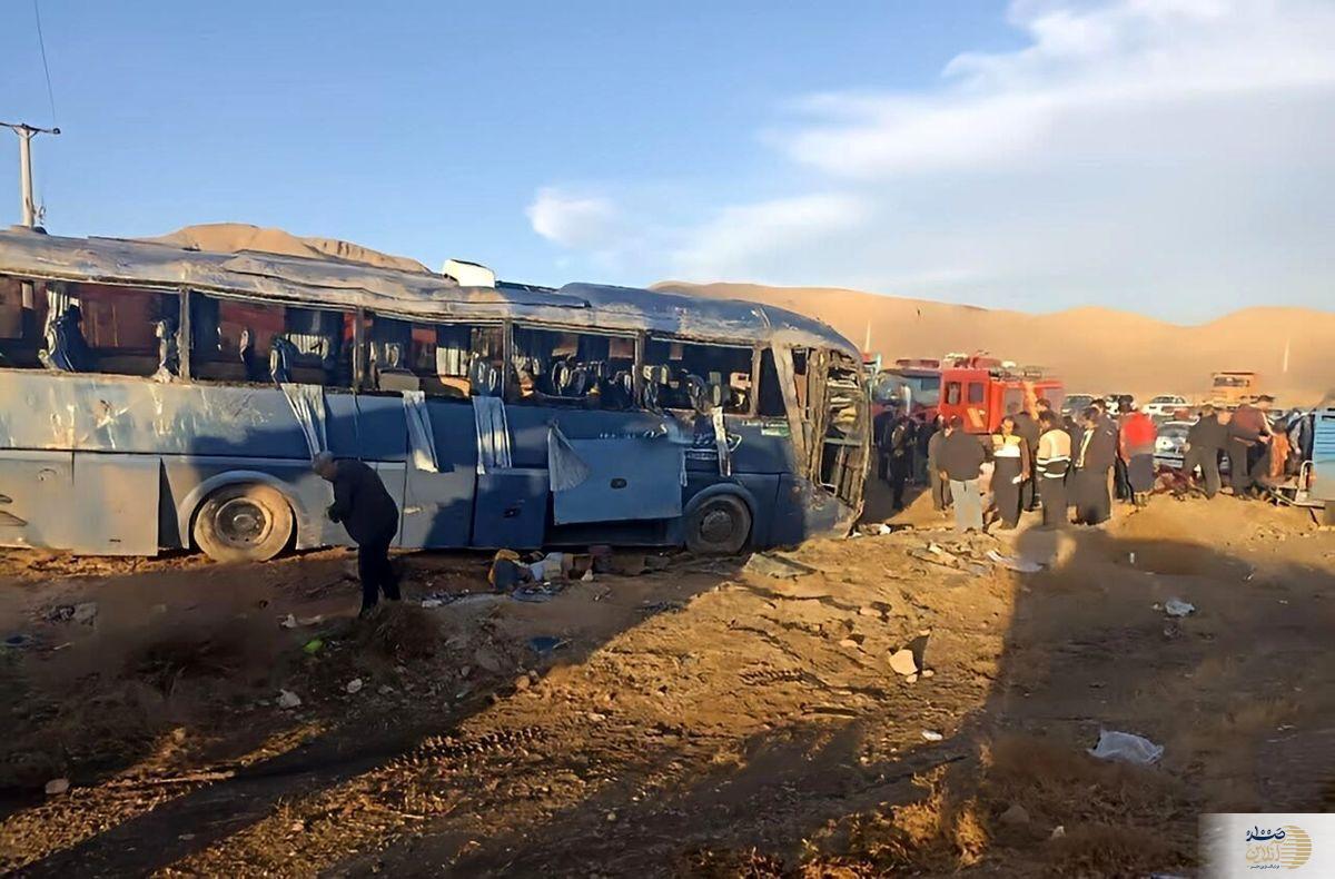 انحراف یک اتوبوس۲۰ دانش‌آموز را به بیمارستان کشاند