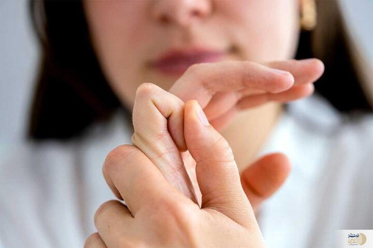 شکستن قولنج باعث آرتروز می‌شود؟/ خطرات احتمالی - چه زمانی باید نگران باشیم؟