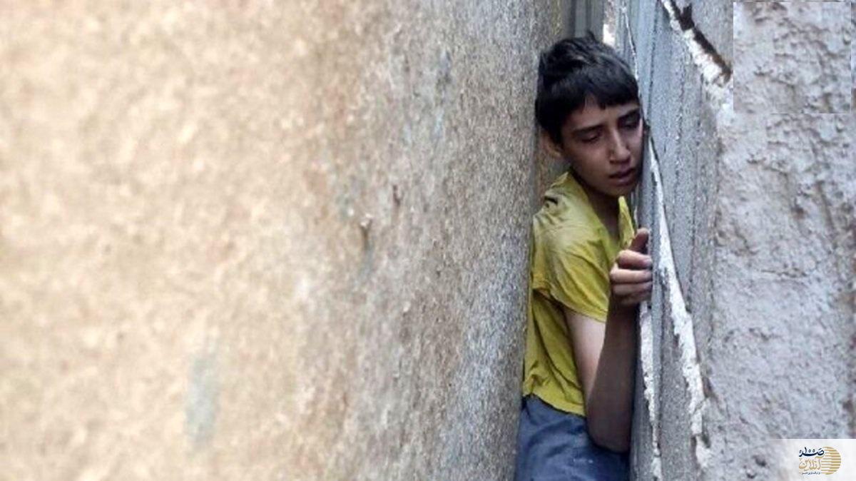بازیگوشی پسر نوجوان کار دستش داد