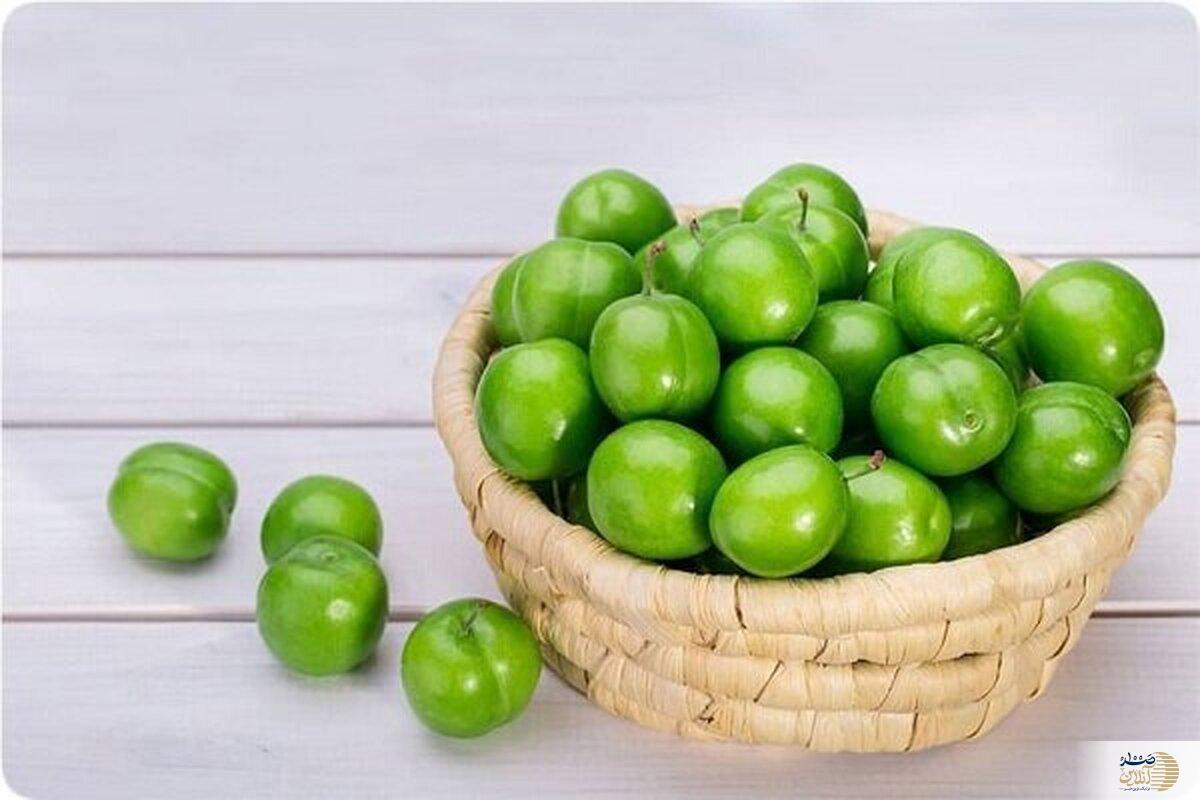 این میوه باعث سوزش معده و ریفلاکس می شود