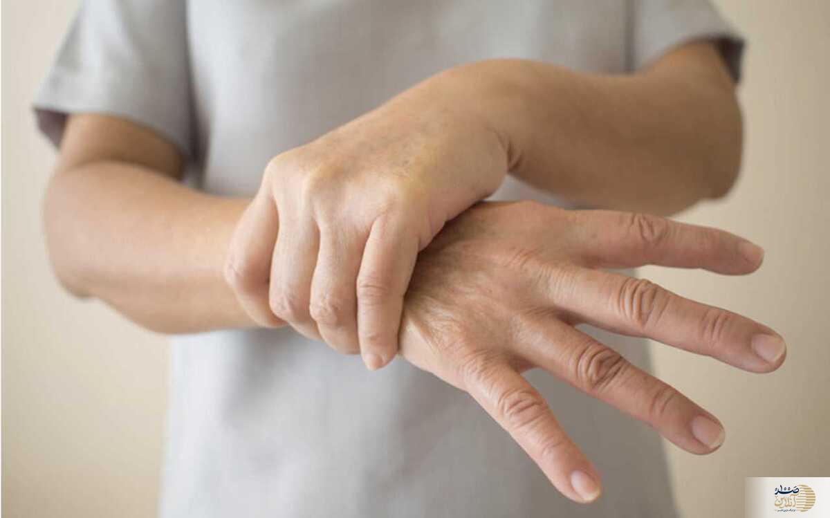 چرا بدنتان می‌لرزد؟ ۷ راهکار درمانی خانگی برای لرزش عضلات