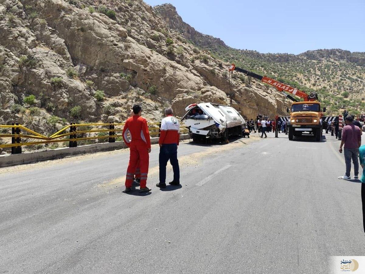 اولین ویدیو از واژگونی مرگبار اتوبوس در فارس/ تعداد کشته ها رو به افزایش است