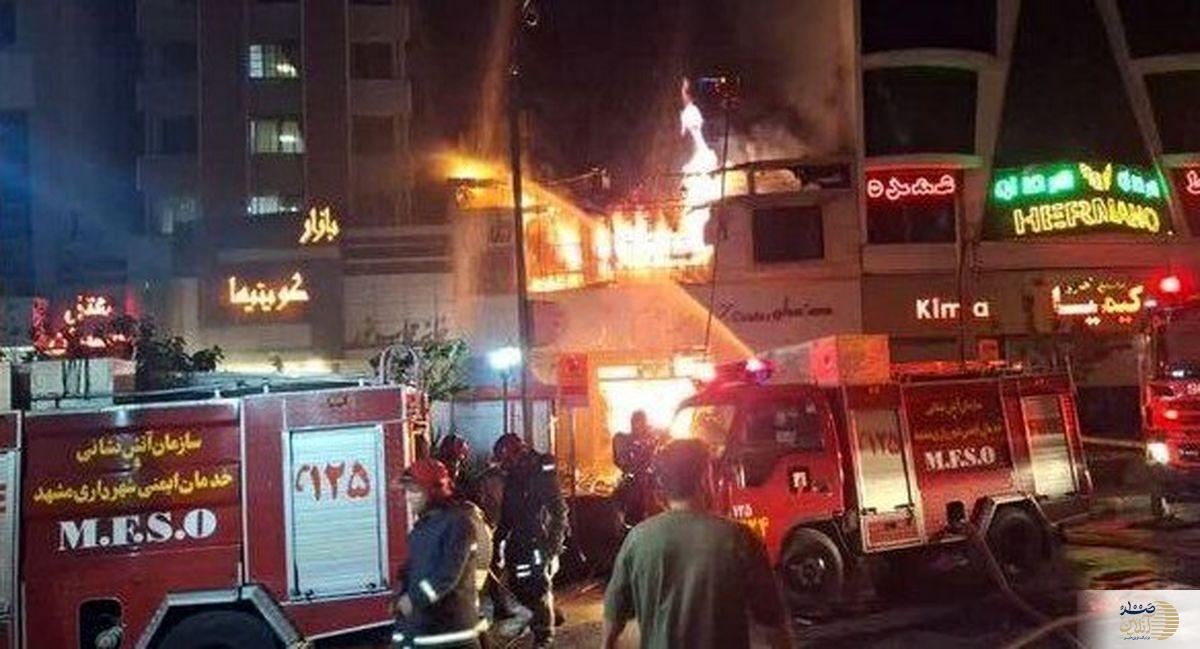 آتش‌سوزی گسترده در مجتمع ونوس انزلی/  ۱۱ آتش‌نشان از رشت اعزام شدن + ویدیو