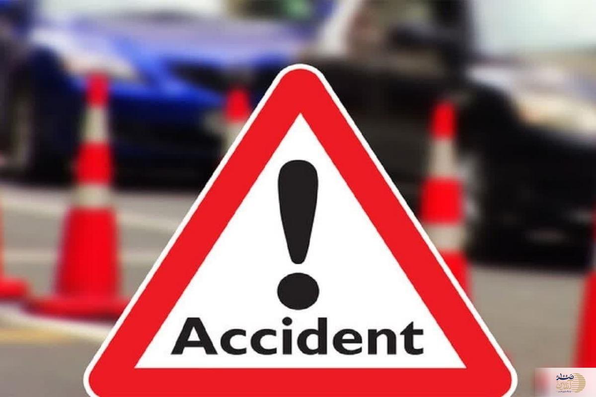 آمبولانس حامل مسافر در اصفهان واژگون شد