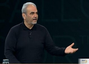 ببینید| انتقاد تند جواد خیابانی از لباس ۱۵ میلیاردی رامین رضاییان: «چطور می‌گویی با مردم هستی؟»