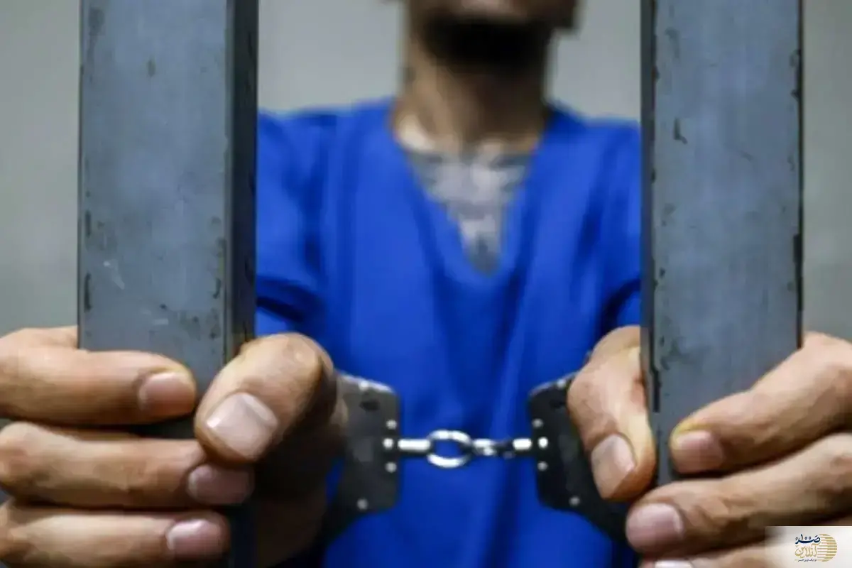 ۲۲ کیلو شیشه جاسازی شده کشف شد