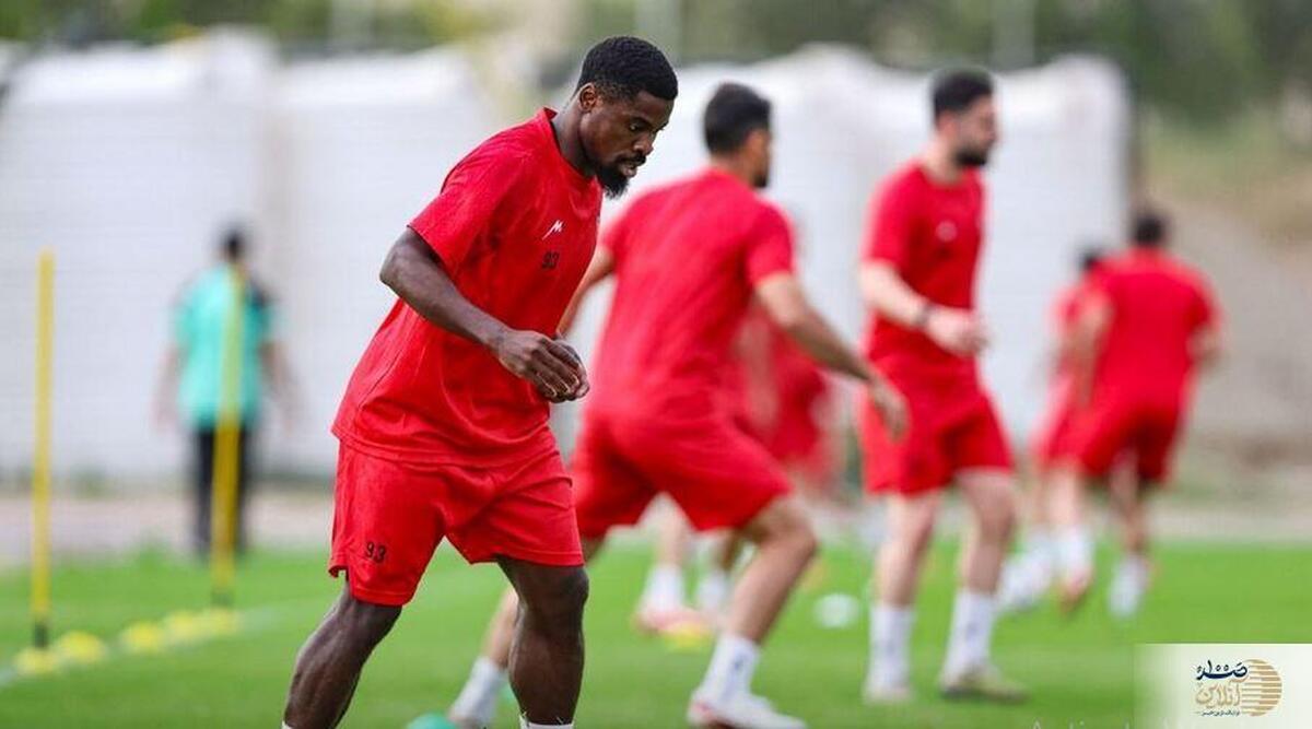 مدافع خارجی پرسپولیس در هتل استقلال دیده شد  برخورد جالب با بازیکنان رقیب!