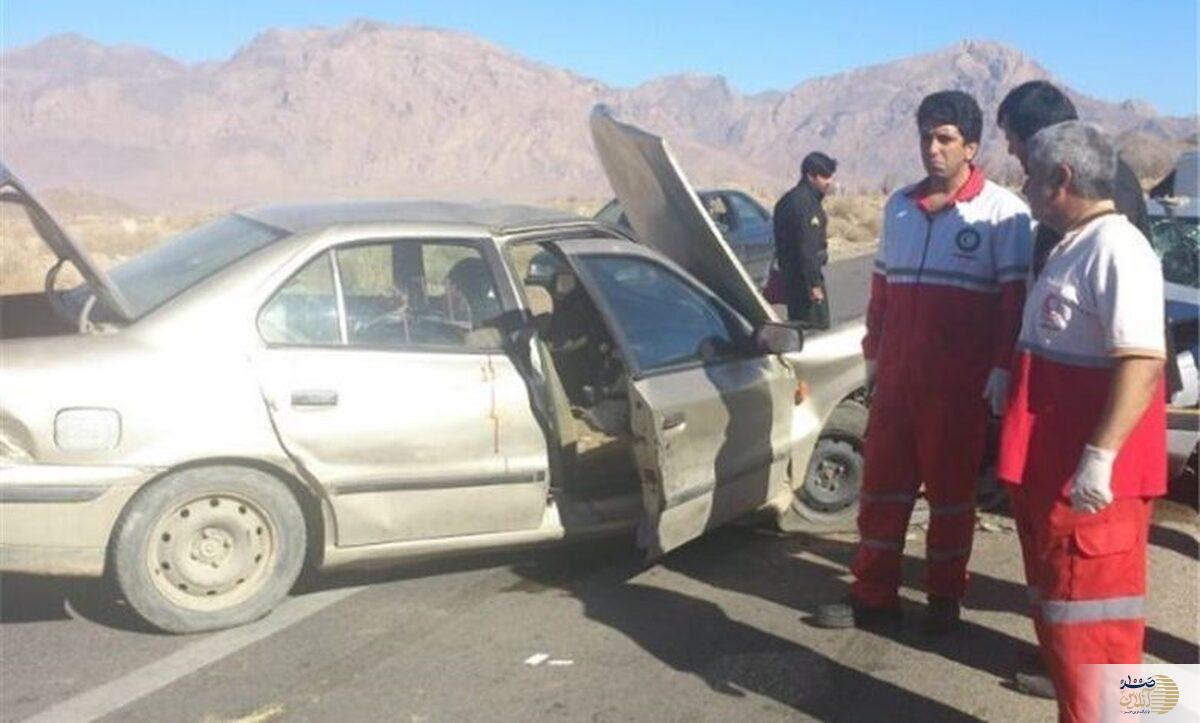 برخورد پژو ۴۰۵ و پراید پنج نفر را راهی بیمارستان کرد