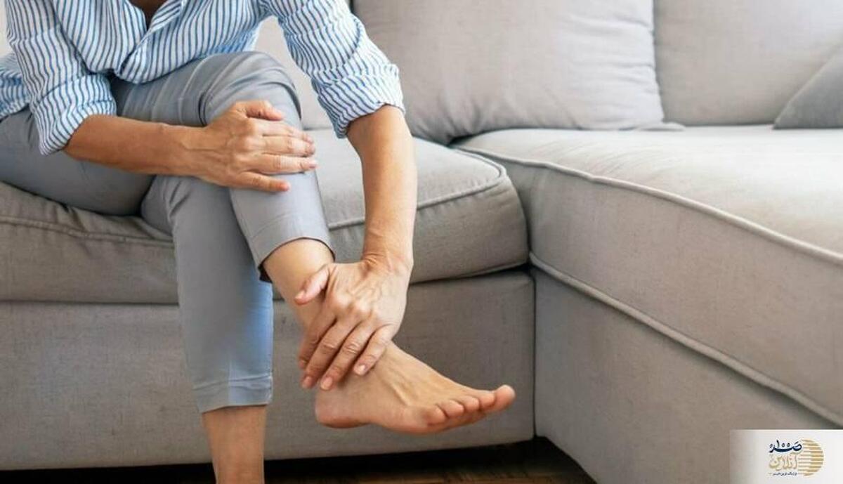 چرا پاهایتان همیشه یخ می‌کند؟  نشانه‌های خطرناک را بشناسید