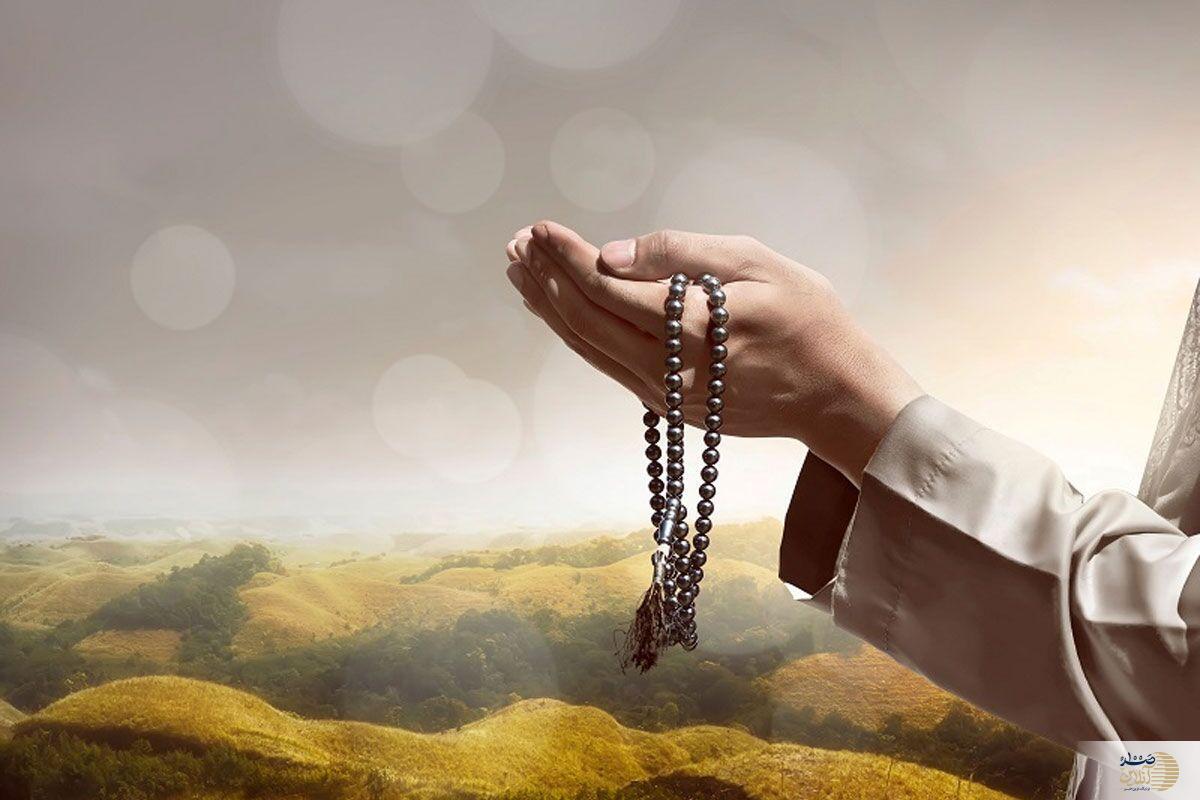 آیا رفت و آمد با افرادی که اهل نماز نیستند جایز است؟