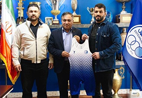 پاسخ تند به منتقدان قرارداد ۷ میلیاردی حسن یزدانی با استقلال