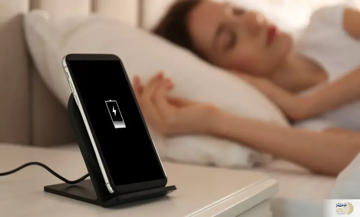 خوابیدن کنار گوشی هوشمند، میهمان ناخوانده‌ای که سلامتی شما را نشانه رفته است