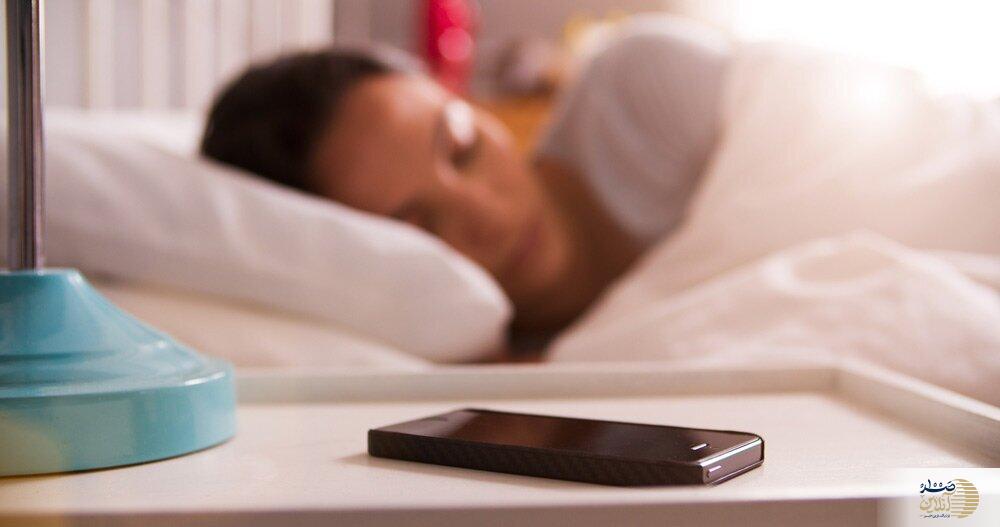 خوابیدن کنار گوشی هوشمند، میهمان ناخوانده‌ای که سلامتی شما را نشانه رفته است