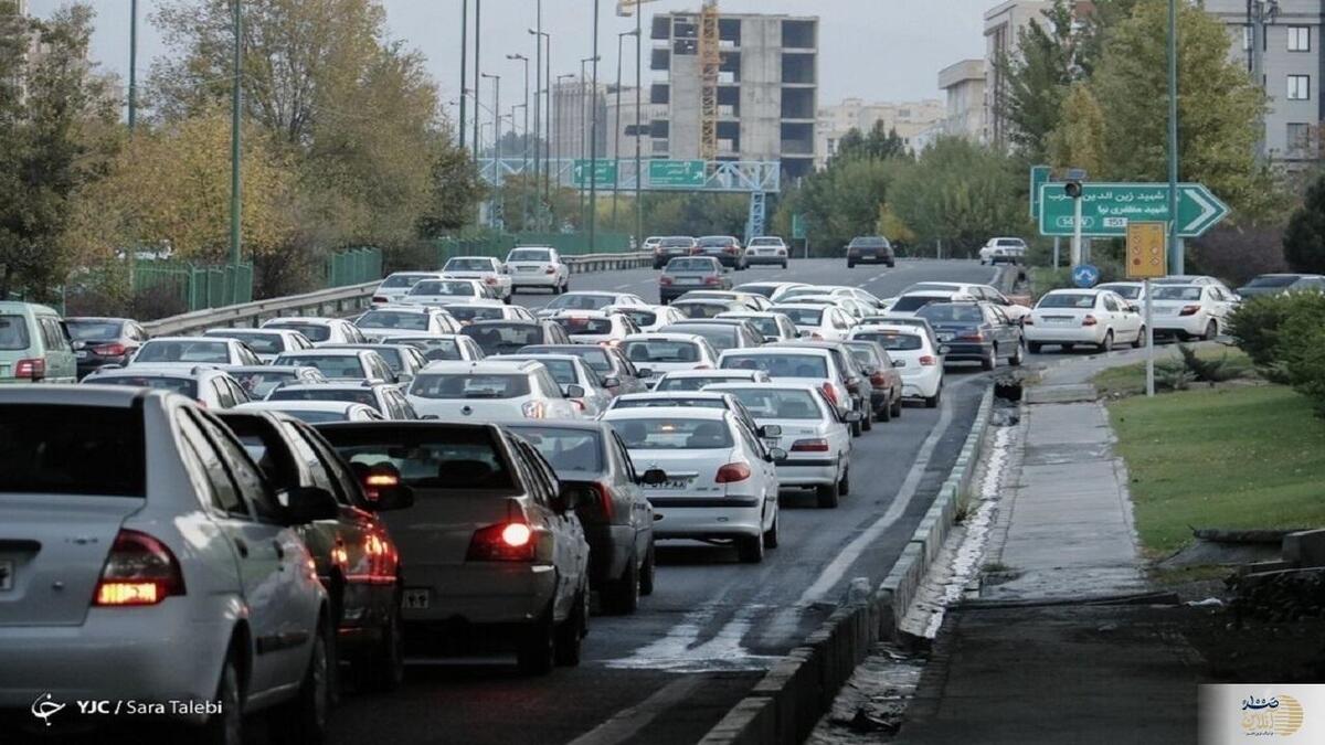 تهران در ترافیک غرق شد  قفل سنگین در بزرگراه‌های پایتخت