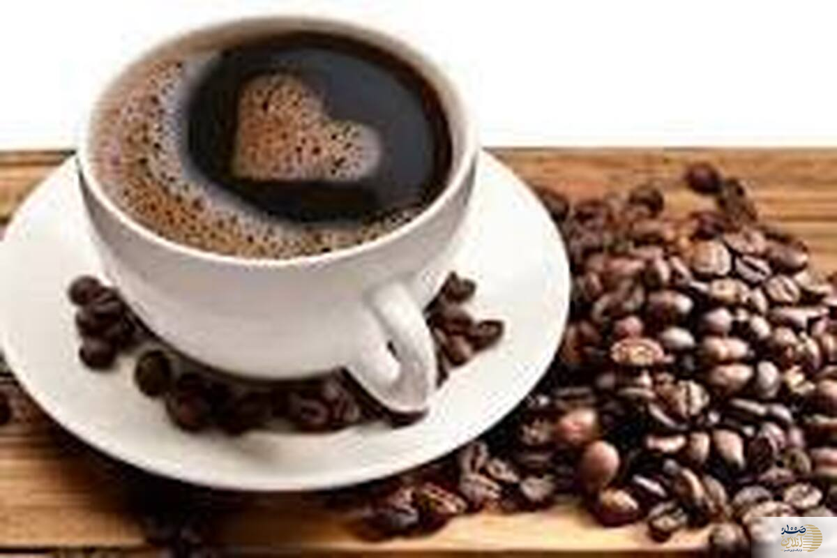 این افراد دور قهوه غلیظ خط قرمز بکشند