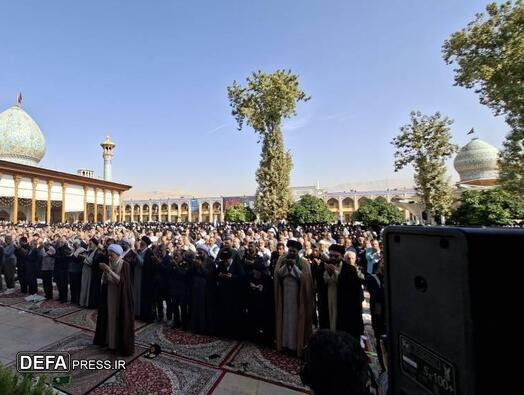 دستها برای طلب باران به آسمان بلند شدند دستها برای طلب باران به آسمان بلند شدند