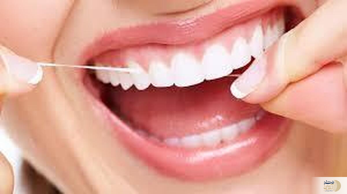 سلامت دهان با یک نخ دندان
