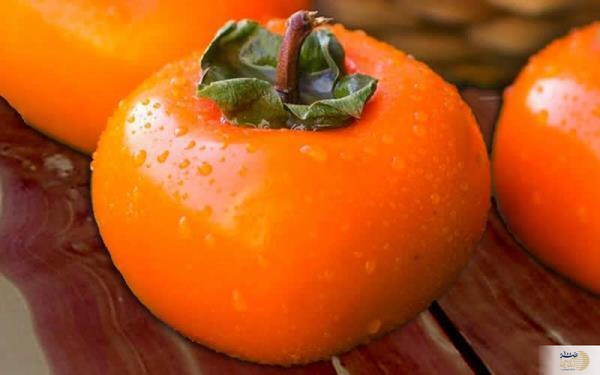 این افراد لب به خرمالو نزنند