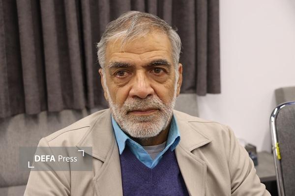 نقاشیهایم را با وضو میکِشم نقاشیهایم را با وضو میکِشم