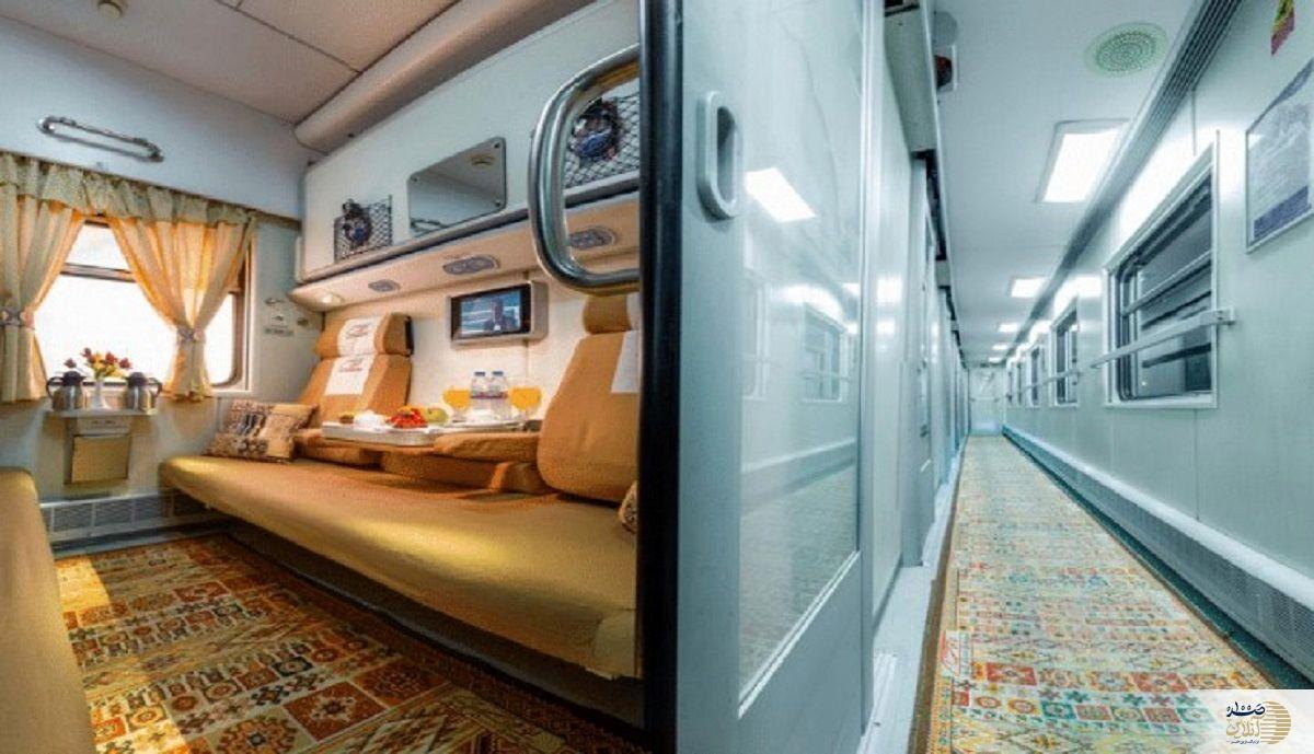 ببینید/ تصاویری جدید از حضور زاکانی و چمران در واگن قطار ملی