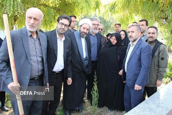 کاشت ۱۲۰۰ اصله نهال به مناسبت روز مادر در مازندران کاشت ۱۲۰۰ اصله نهال به مناسبت روز مادر در مازندران