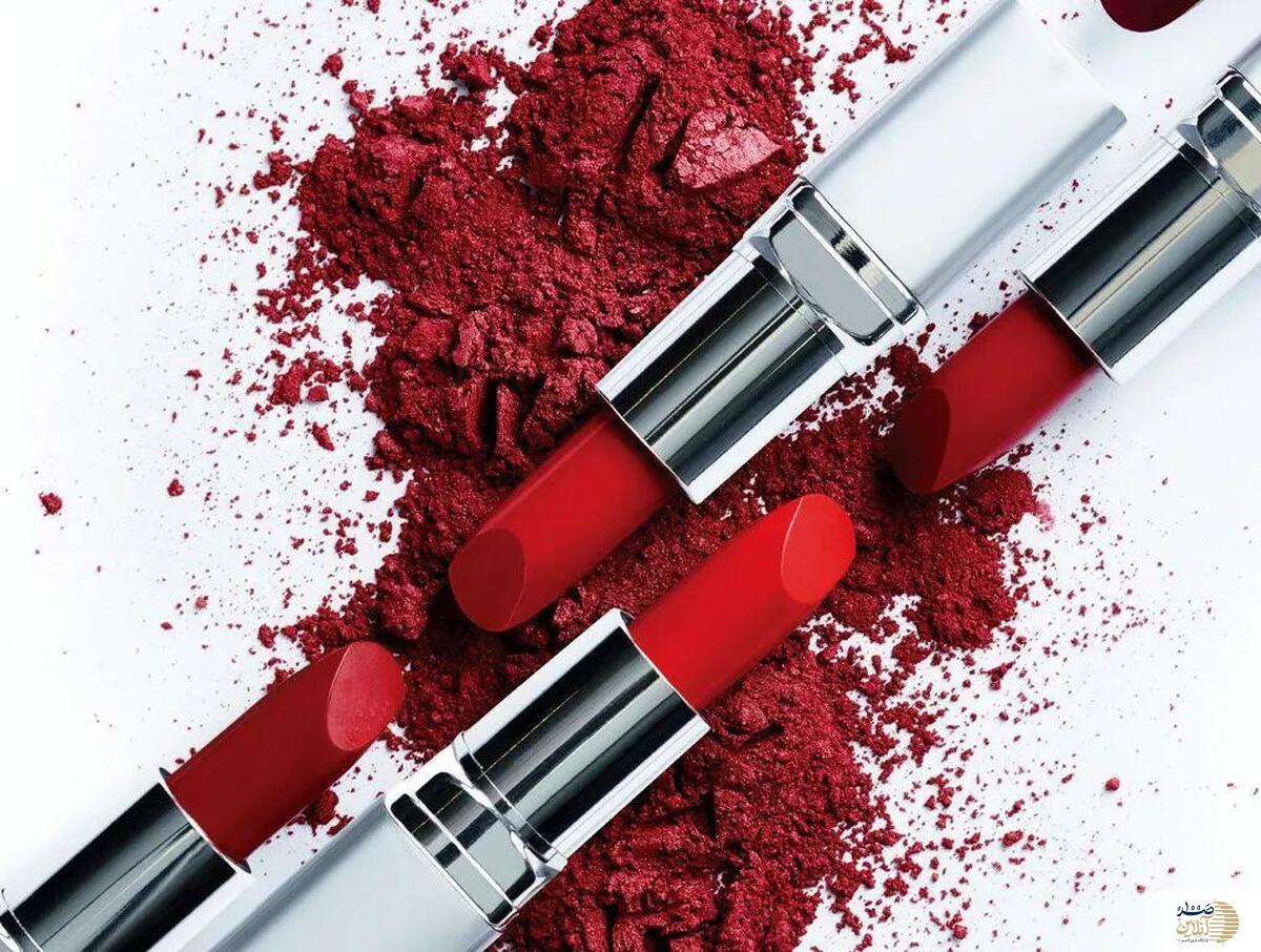 خانم ها بخوانند  بلعیدن رژلب بلای جان سلامتی شماست