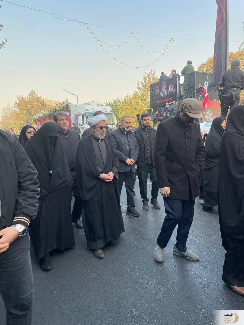 ببینید/تصاویری از فرمانده هوافضای سپاه بدون لباس نظامی