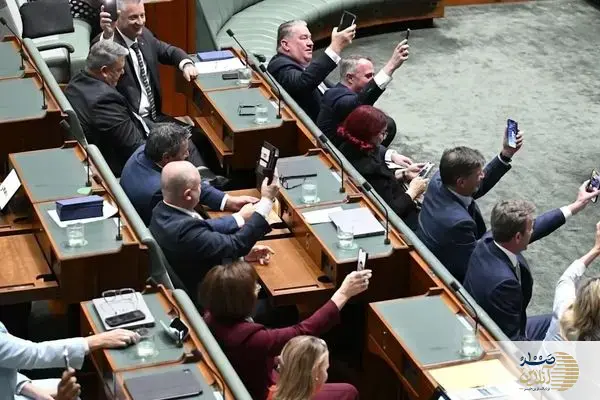 ببینید/ قطع ناگهانی برق هنگام سخنرانی وزیر سوژه تمسخر شد