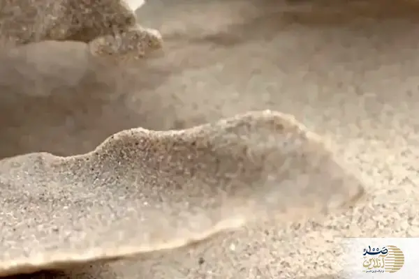 ببینید/ صحنه‌ای زیبا و دلبرا از شن‌های یخ‌زده در ساحل دریاچه میشیگان