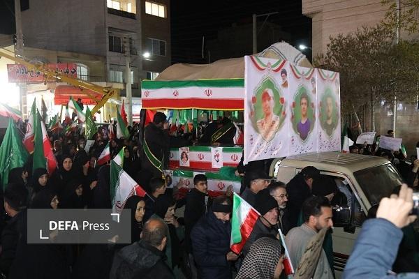 بدرقه ۳ شهید بر دوش مردم با غیرت شهرکرد