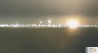 ببینید/ لحظاتی دیده نشده از اصابت موشک‌های ایرانی به پایگاه آمریکایی در قطر