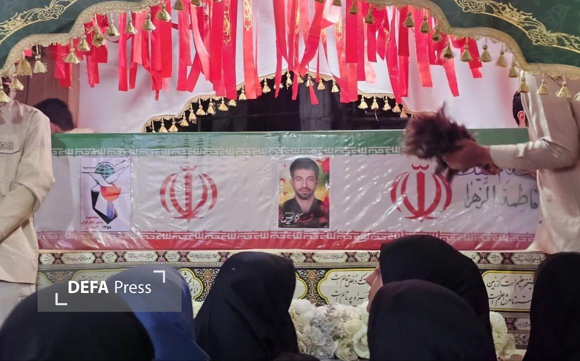 وداع باشکوه با پیکر شهید جنگ رمضان در آبادان