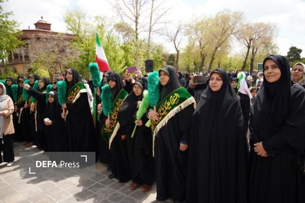 اجتماع بزرگ دختران مینودری در عمارت چهلستون قزوین برگزار شد