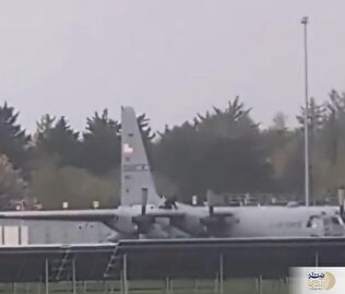 ببینید/ حمله به هواپیمای آمریکایی با تبر!