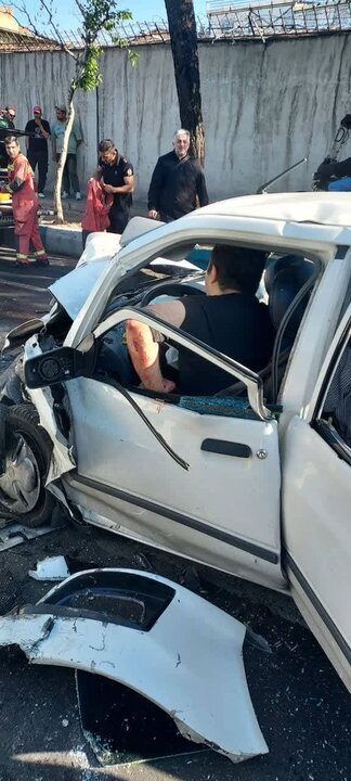 تصادف شدید و عجیب در تهران+ عکس | مصدومان به اورژانس تحویل داده شدند