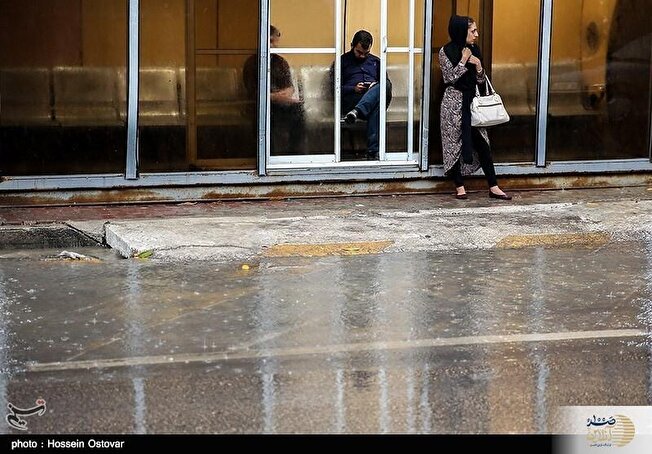 تهران در مسیر سامانه بارشی / رگبار، رعدوبرق و احتمال تگرگ در پایتخت