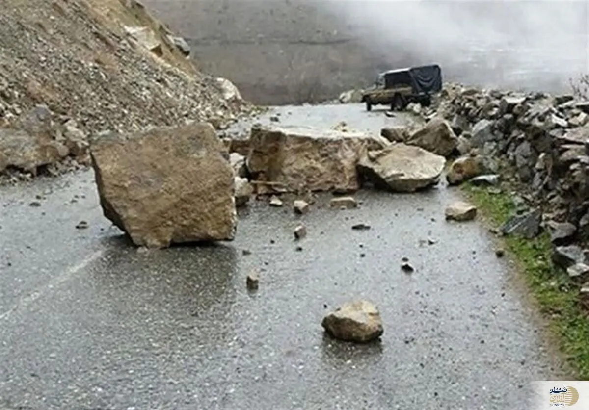 ریزش کوه در گرمسار قربانی گرفت