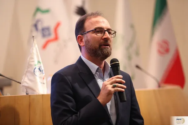 نشست تشکل&zwnj;های مردمی شهر تهران که با شعار تشکل&zwnj;های مردمی، حامی شهر تهران در مرکز پژوهش&zwnj;های مجلس
