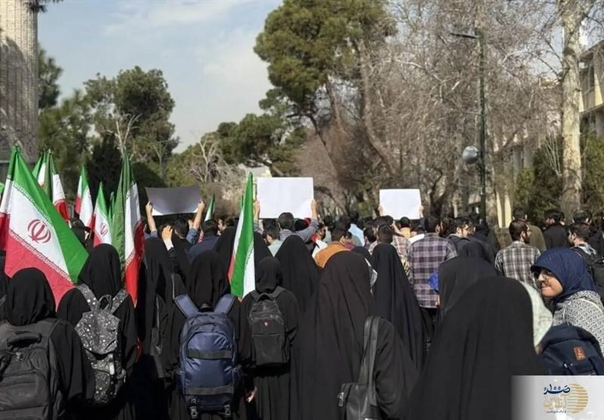 تجمعات دانشجویی در دانشگاه‌های تهران ادامه یافت/ شعارهای دوگانه دانشجویان در دانشگاه تهران