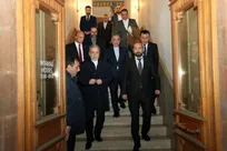 حفظ تعادل در سایه مذاکرات با آمریکا