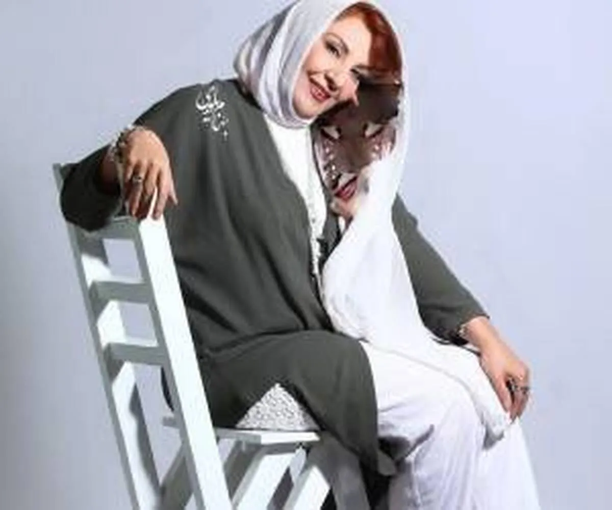 عکس زهره حمیدی و پسر خوانده اش در رستوران