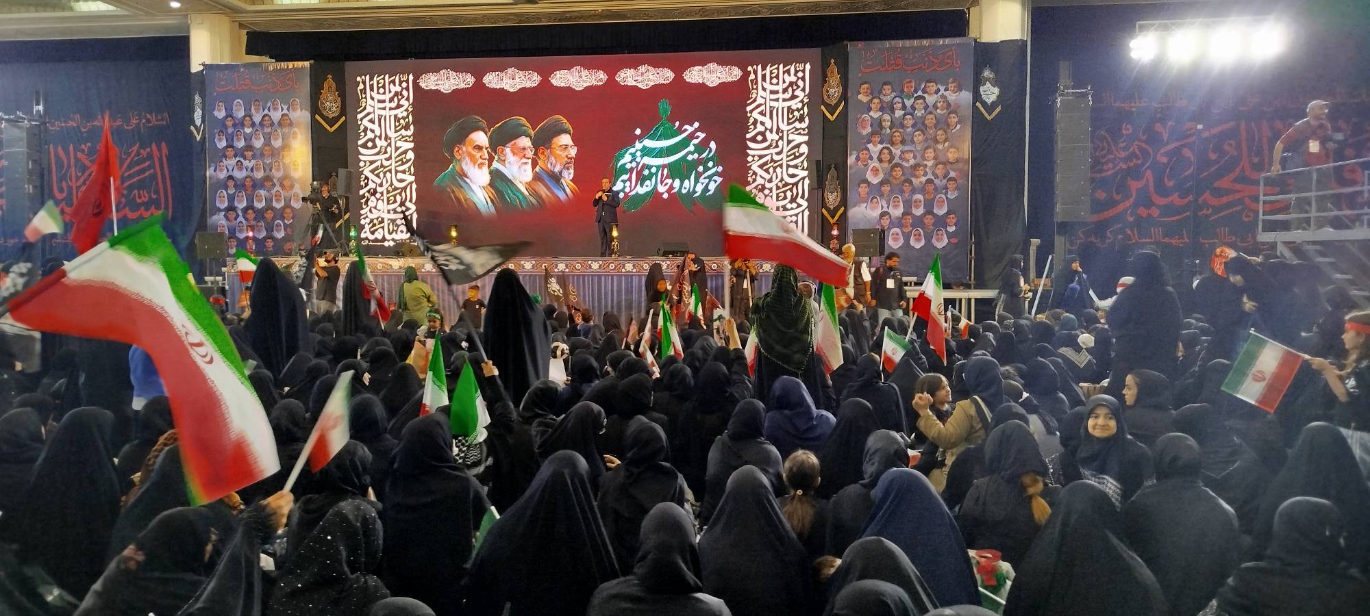 تصاویراجتماع بزرگ مادران و شیرخوارگان عاشورایی و نکوداشت کودکان شهید جنگ تحمیلی دوم و سوم در مصلی تهران