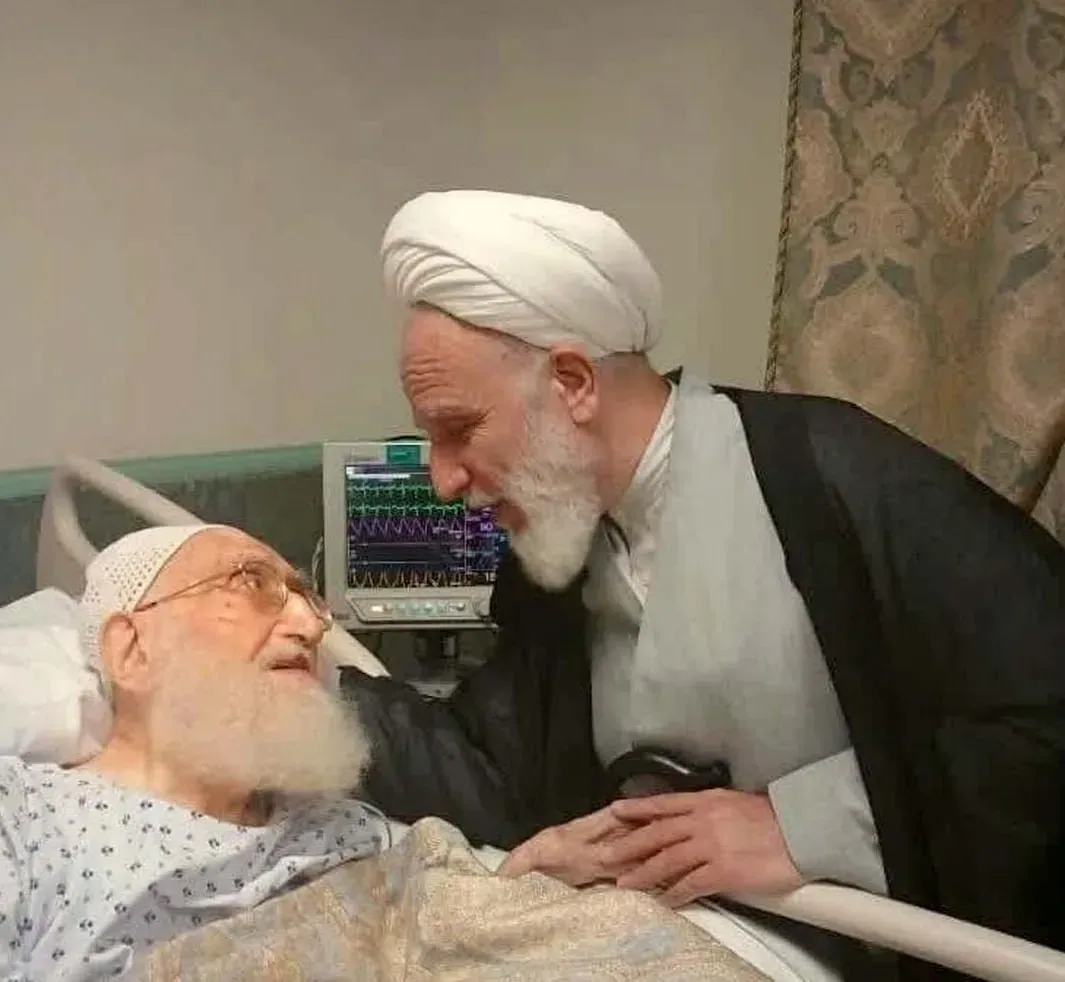 عیادت رئیس دفتر رهبرانقلاب از آیت‌الله نوری‌همدانی