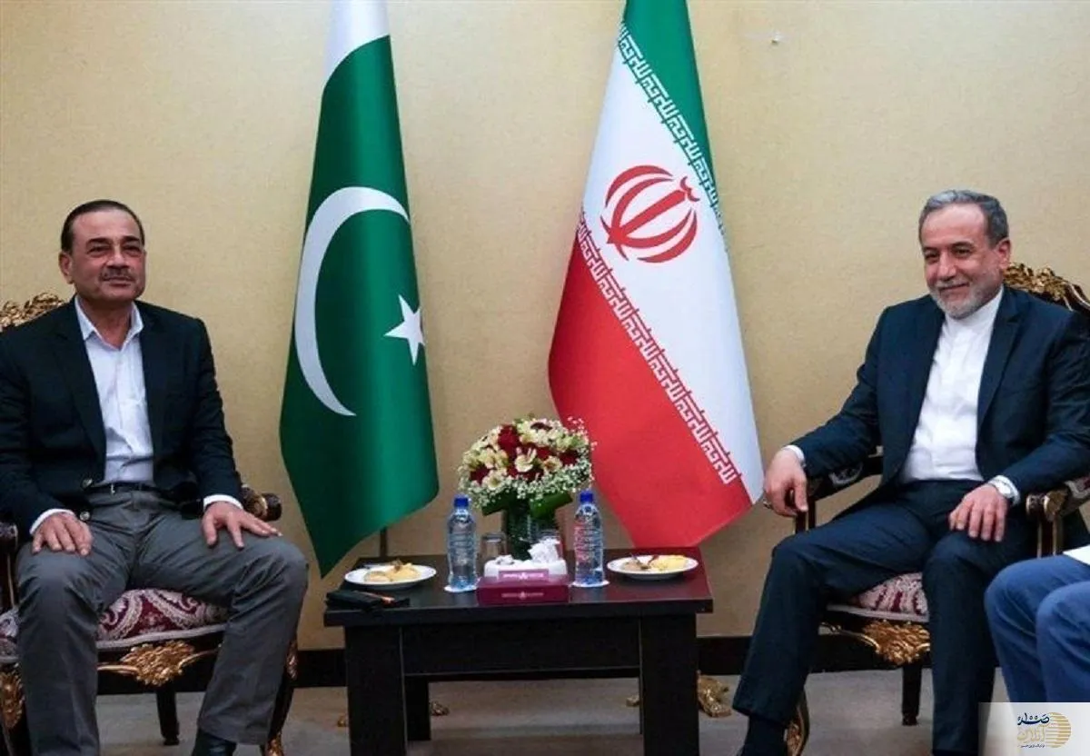 فشار دیپلماتیک بر تهران / فرمانده ارتش پاکستان برای دومین بار با عراقچی دیدار کرد