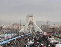 آسوشیتدپرس گزارش داد/  ایرانی‌ها با وجود فشار آمریکا جشن انقلاب را برگزار کردند