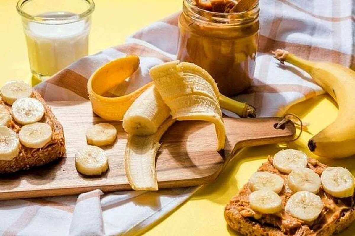 در این زمان ها هرگز لب به موز نزنید سم است