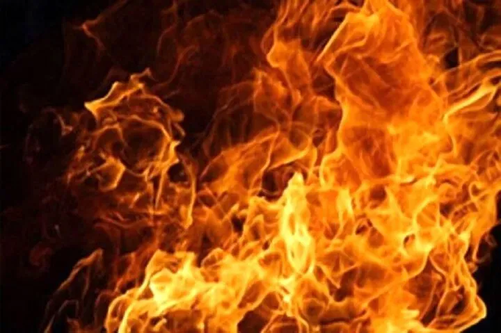 پدر، پسر معلولش را به آتش کشید