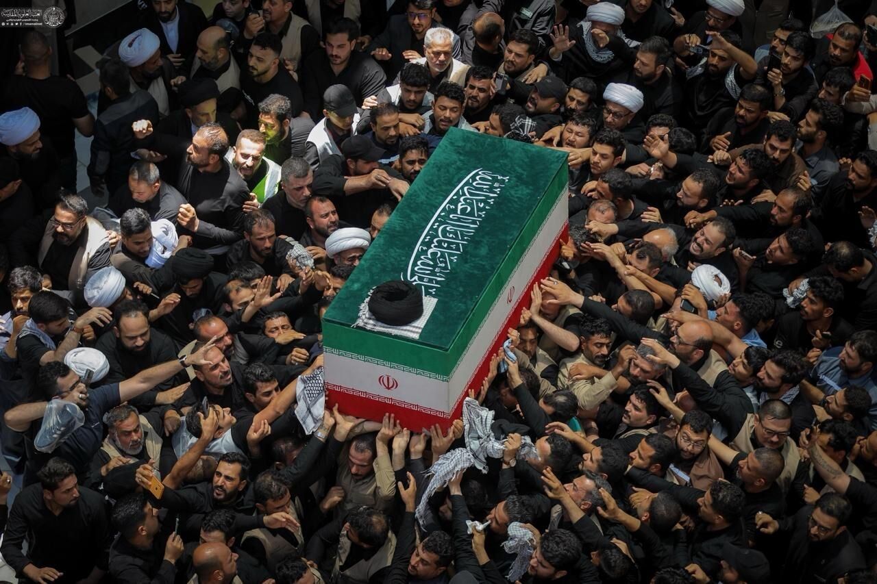 رهبر شهید انقلاب به خاک سپرده شد رهبر شهید انقلاب به خاک سپرده شد