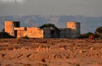 قلعه جنی کیش: جاذبه تاریخی و ترسناک هرمزگان